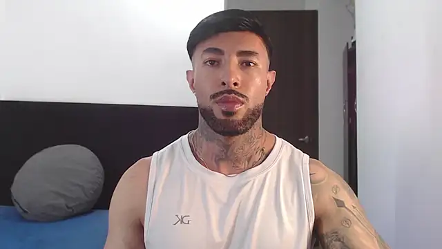 andrea de lucaa online show from July 18, 2026, 4:49 am