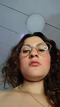 Snapshot of lindasyt chatting on May 26, 2026, 9:49 am lindasyt online show from May 26, 2026, 9:49 am