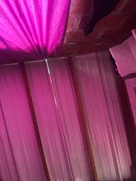 RAKEL37 online show from November 6, 2025, 5:58 pm