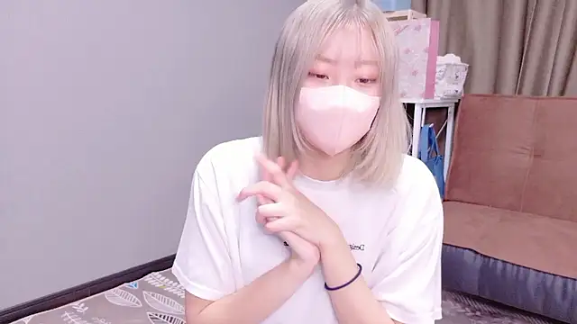 Nana  ch online show from November 5, 2025, 5:07 am