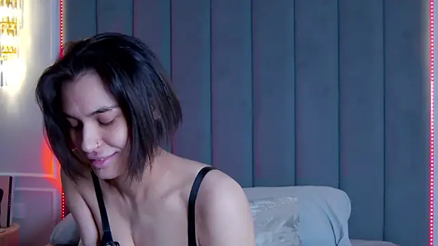 VioletAsh online show from February 3, 2026, 6:22 am