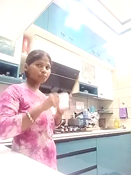 Snapshot of Sneha16 chatting on October 8, 2025, 3:26 am Sneha16 online show from October 8, 2025, 3:26 am