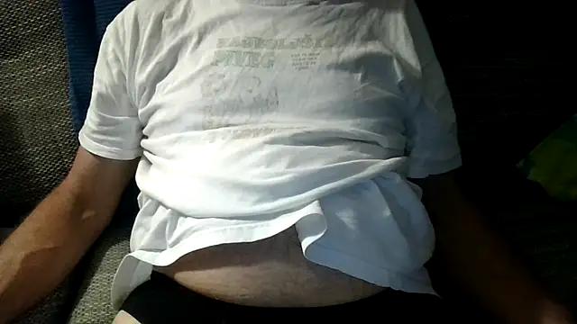 Snapshot of velikifant7 chatting on April 24, 2026, 6:10 pm velikifant7 online show from April 24, 2026, 6:10 pm