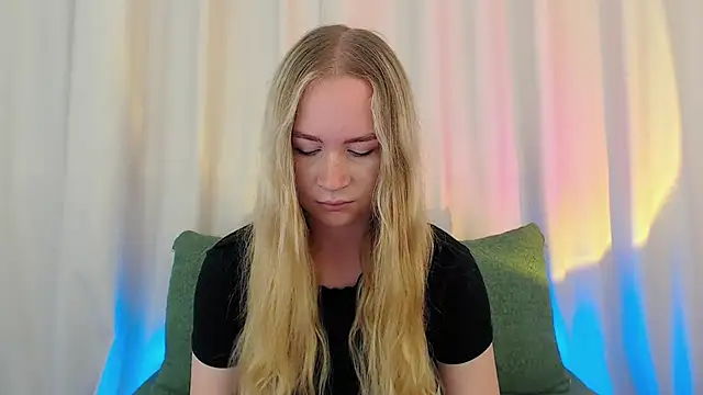 Snapshot of Mystic_Chloe chatting on September 9, 2025, 12:54 am Mystic Chloe online show from September 9, 2025, 12:54 am