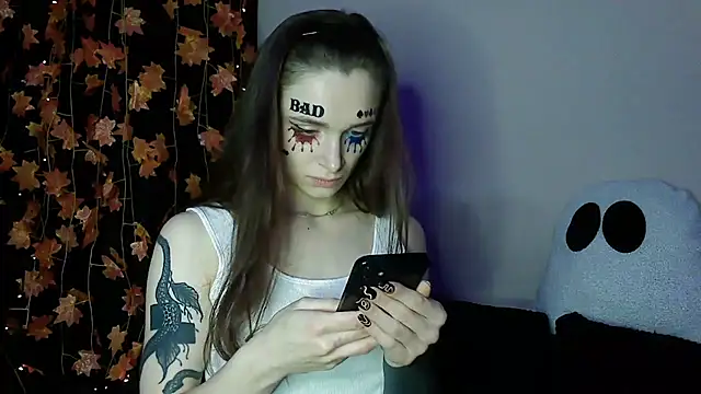   Leyla   online show from October 29, 2025, 5:36 pm