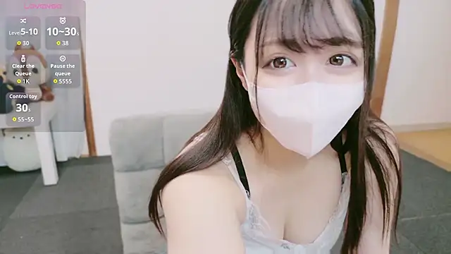 yuna yyy online show from October 17, 2025, 4:37 am