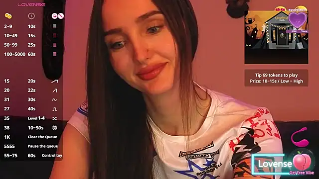 Snapshot of xSweetMissx chatting on November 19, 2025, 10:21 pm xSweetMissx online show from November 19, 2025, 10:21 pm