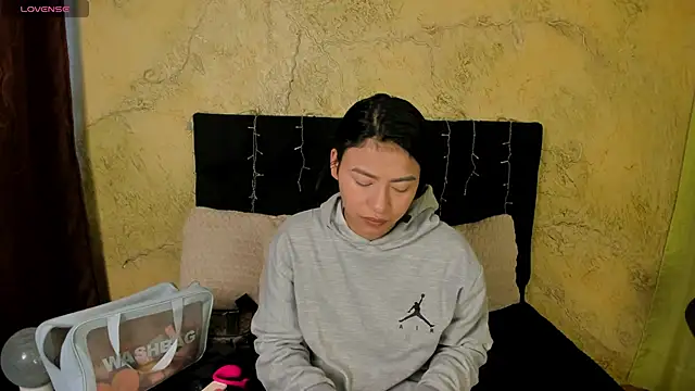 Snapshot of Tiffany_Nm chatting on May 1, 2026, 1:59 pm Tiffany Nm online show from May 1, 2026, 1:59 pm