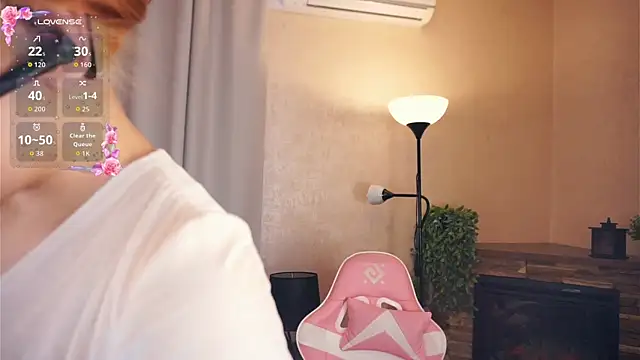 Snapshot of VerniceEngelking chatting on October 31, 2025, 6:03 am VerniceEngelking online show from October 31, 2025, 6:03 am