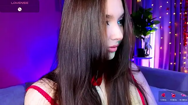 Lucy louras online show from February 13, 2026, 3:52 pm