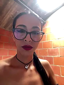 Emma  cumlovee online show from October 8, 2025, 4:37 pm