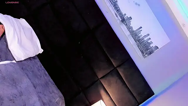 Ana Paaula23 online show from October 24, 2025, 8:27 pm