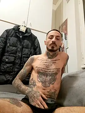 Snapshot of Robe420 chatting on November 6, 2025, 4:19 pm Robe420 online show from November 6, 2025, 4:19 pm