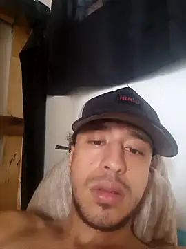 Santi2323xxX online show from March 4, 2026, 5:52 pm