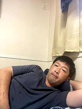 shin0689 online show from October 18, 2025, 9:26 pm