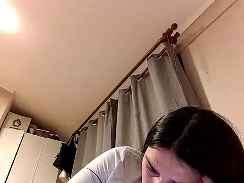 Snapshot of Denisutra777 chatting on May 5, 2026, 5:59 am Denisutra777 online show from May 5, 2026, 5:59 am