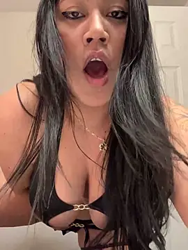 Myonlyprincess1 online show from November 22, 2025, 3:27 am