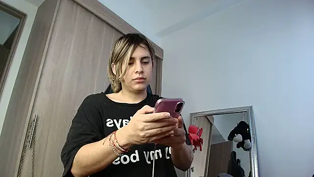 brunothompson3 online show from September 15, 2025, 10:32 pm