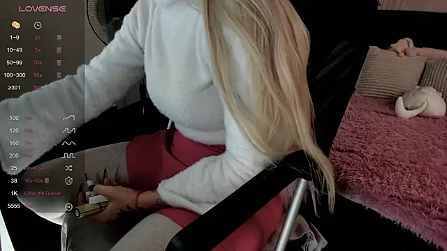 Kira Key online show from December 20, 2025, 1:34 am