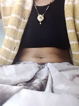 Snapshot of Hut_rotu_cute chatting on February 2, 2026, 5:22 pm Hut rotu cute online show from February 2, 2026, 5:22 pm