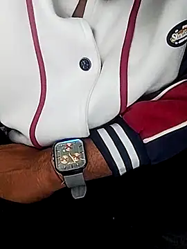 Snapshot of Hut_rotu_cute chatting on February 5, 2026, 5:28 pm Hut rotu cute online show from February 5, 2026, 5:28 pm