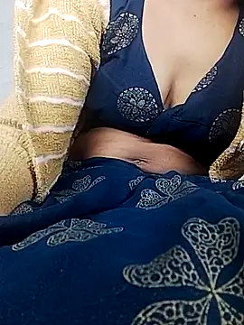 Snapshot of Hut_rotu_cute chatting on February 6, 2026, 5:05 pm Hut rotu cute online show from February 6, 2026, 5:05 pm