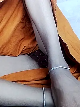 Snapshot of Hut_rotu_cute chatting on February 8, 2026, 7:17 pm Hut rotu cute online show from February 8, 2026, 7:17 pm