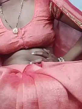 Snapshot of Hut_rotu_cute chatting on February 12, 2026, 4:35 pm Hut rotu cute online show from February 12, 2026, 4:35 pm