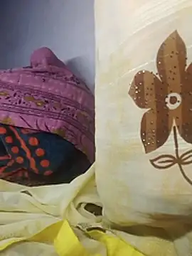 Snapshot of Hut_rotu_cute chatting on February 20, 2026, 5:35 pm Hut rotu cute online show from February 20, 2026, 5:35 pm