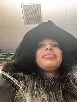 Bella Vixen  online show from November 6, 2025, 8:10 pm