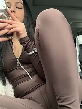 Snapshot of Bella_Vixen_ chatting on February 15, 2026, 12:14 pm Bella Vixen online show from February 15, 2026, 12:14 pm