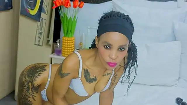 Snapshot of CaramelNatashaxx chatting on October 21, 2025, 7:20 am CaramelNatashaxx online show from October 21, 2025, 7:20 am