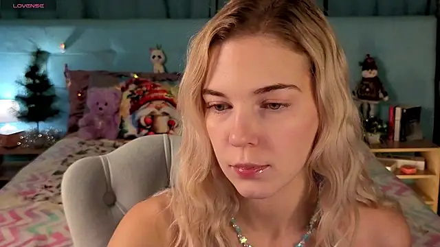 Aurora Bennet online show from December 18, 2025, 1:00 am