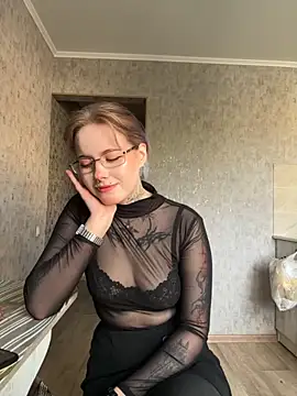 Snapshot of n1ghtcloud chatting on September 23, 2025, 11:02 am n1ghtcloud online show from September 23, 2025, 11:02 am