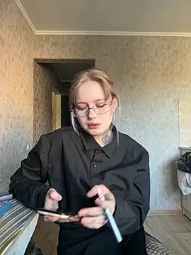 Snapshot of n1ghtcloud chatting on September 24, 2025, 10:51 am n1ghtcloud online show from September 24, 2025, 10:51 am