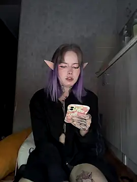 Snapshot of n1ghtcloud chatting on September 30, 2025, 4:56 pm n1ghtcloud online show from September 30, 2025, 4:56 pm