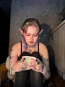 Snapshot of n1ghtcloud chatting on October 3, 2025, 11:24 pm n1ghtcloud online show from October 3, 2025, 11:24 pm