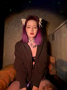 Snapshot of n1ghtcloud chatting on October 16, 2025, 10:11 pm n1ghtcloud online show from October 16, 2025, 10:11 pm