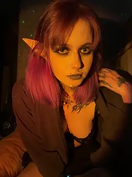 Snapshot of n1ghtcloud chatting on October 22, 2025, 11:59 pm n1ghtcloud online show from October 22, 2025, 11:59 pm