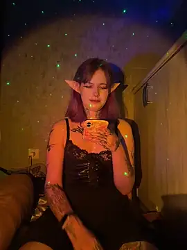 Snapshot of n1ghtcloud chatting on October 26, 2025, 9:31 pm n1ghtcloud online show from October 26, 2025, 9:31 pm