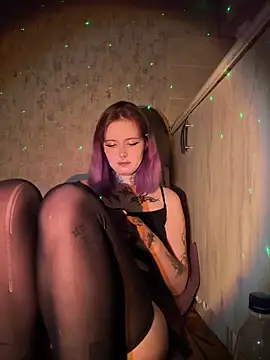 Snapshot of n1ghtcloud chatting on November 2, 2025, 7:49 pm n1ghtcloud online show from November 2, 2025, 7:49 pm