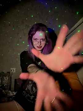 Snapshot of n1ghtcloud chatting on November 9, 2025, 9:57 pm n1ghtcloud online show from November 9, 2025, 9:57 pm