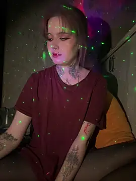 Snapshot of n1ghtcloud chatting on November 10, 2025, 6:18 pm n1ghtcloud online show from November 10, 2025, 6:18 pm