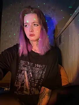 Snapshot of n1ghtcloud chatting on November 16, 2025, 10:26 pm n1ghtcloud online show from November 16, 2025, 10:26 pm