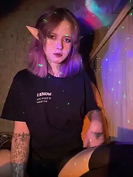 Snapshot of n1ghtcloud chatting on November 17, 2025, 7:08 pm n1ghtcloud online show from November 17, 2025, 7:08 pm