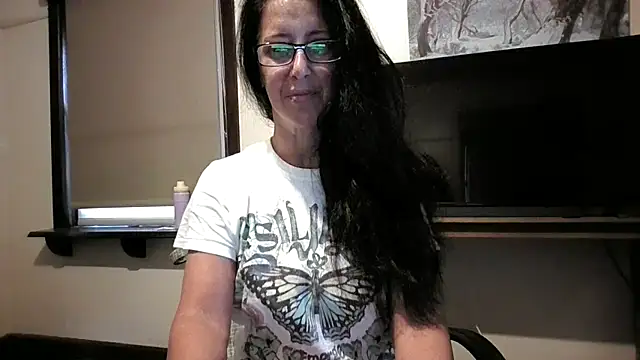 Snapshot of CleopatraGirl chatting on May 3, 2026, 2:06 am CleopatraGirl online show from May 3, 2026, 2:06 am