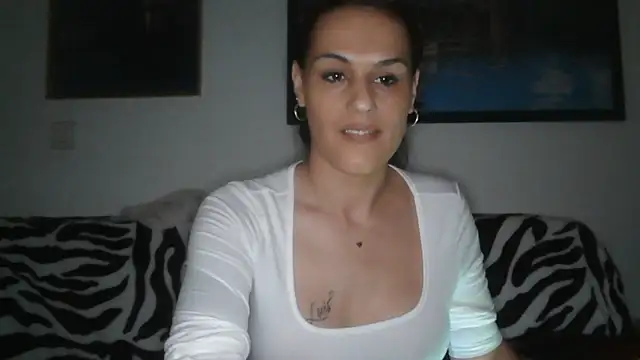 yumara351 online show from November 15, 2025, 11:40 am