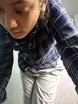 Snapshot of Nisha_cam12 chatting on November 12, 2025, 4:40 pm Nisha cam12 online show from November 12, 2025, 4:40 pm