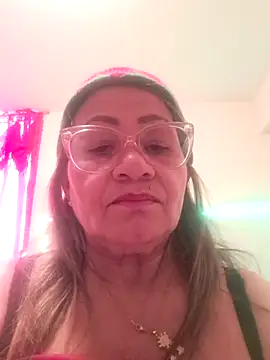 Vickysweeeettt online show from December 16, 2025, 6:35 pm