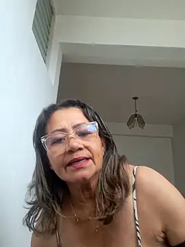 Vickysweeeettt online show from April 16, 2026, 1:34 pm